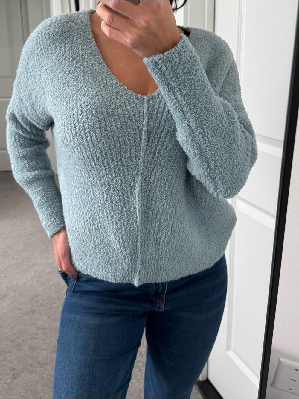 blue fuzzy crewneck sweater (size: L)